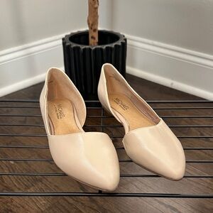 Michael Shannon Cream Women's Flats